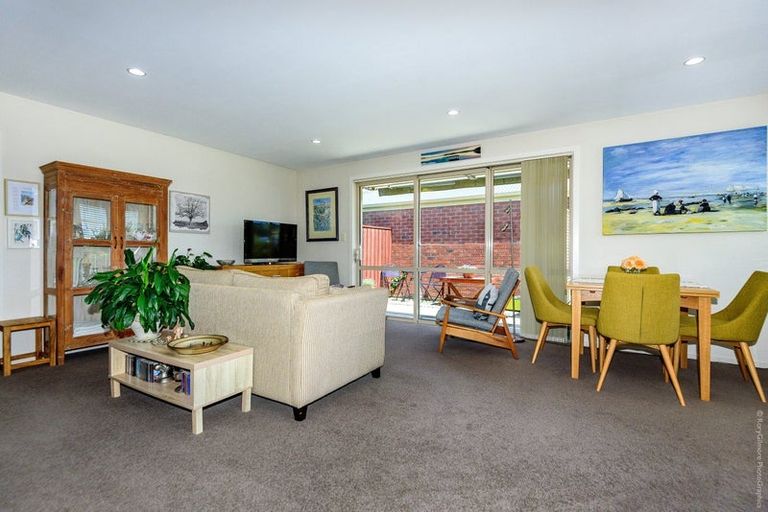 Photo of property in 27 Saltaire Street, North New Brighton, Christchurch, 8083