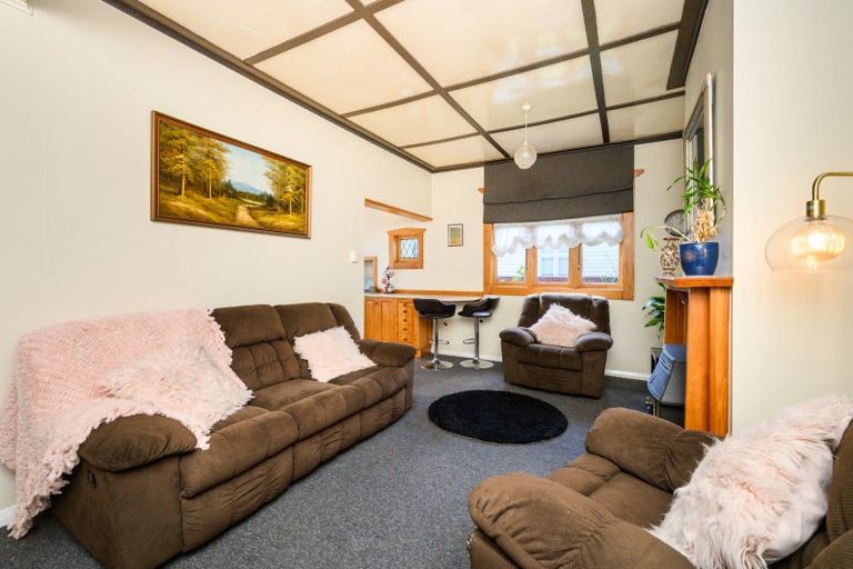 Photo of property in 19 Beresford Street, Takaro, Palmerston North, 4410