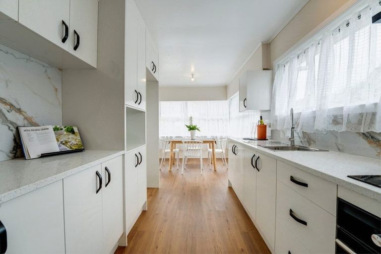 Photo of property in 21 Idlewild Avenue, Mangere, Auckland, 2022