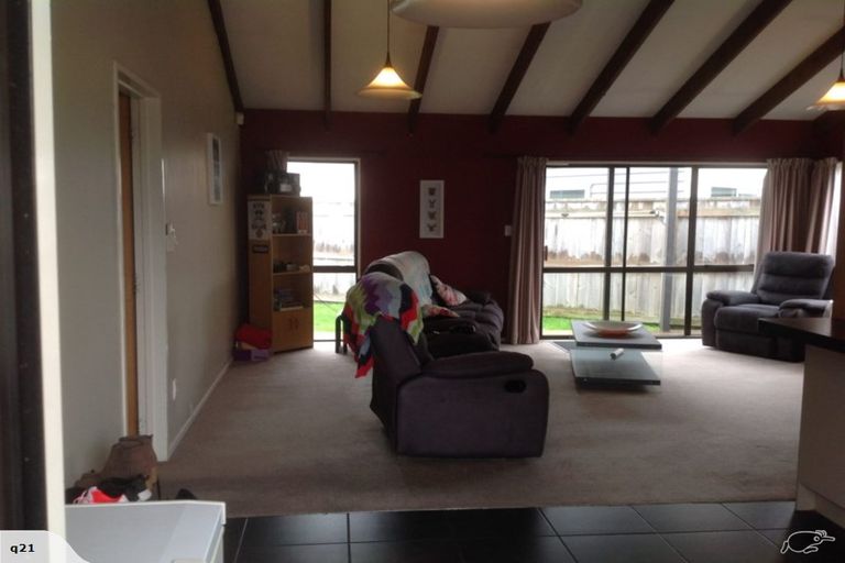 Photo of property in 27 Jeffares Place, Taradale, Napier, 4112