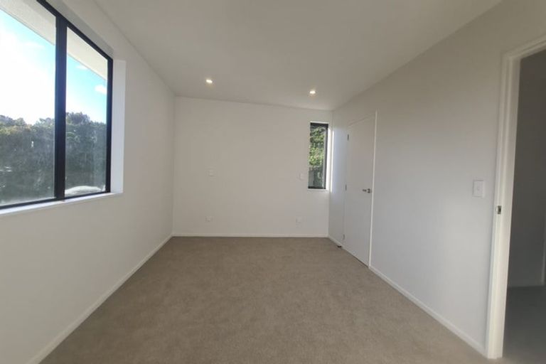 Photo of property in 2 Bee Lane, Whitby, Porirua, 5024