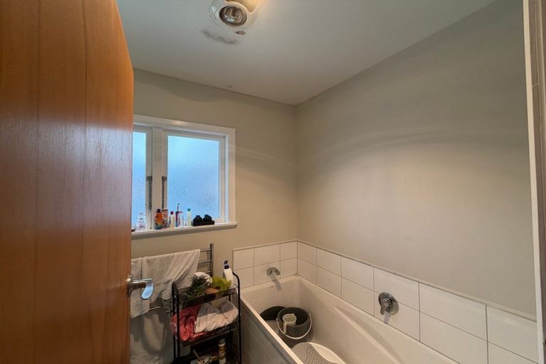 Photo of property in 4 Anzio Place, Awapuni, Palmerston North, 4412