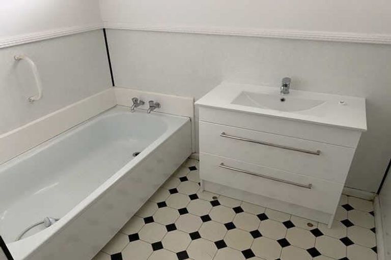 Photo of property in 2/41 Darvel Street, Riccarton, Christchurch, 8011