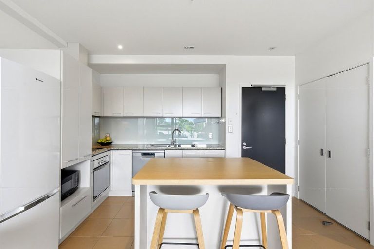 Photo of property in Maison Apartments, 108/16 Huron Street, Takapuna, Auckland, 0622