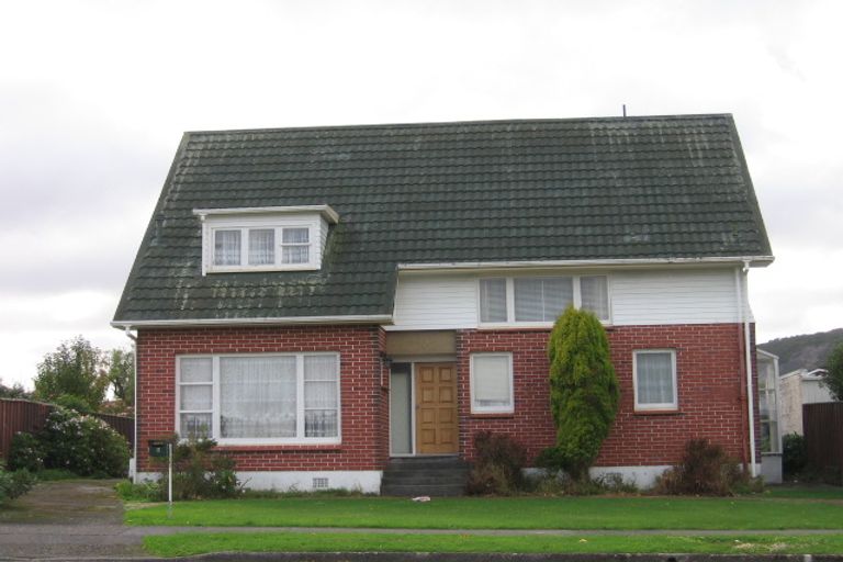 Photo of property in 8 Percy Cameron Street, Avalon, Lower Hutt, 5011