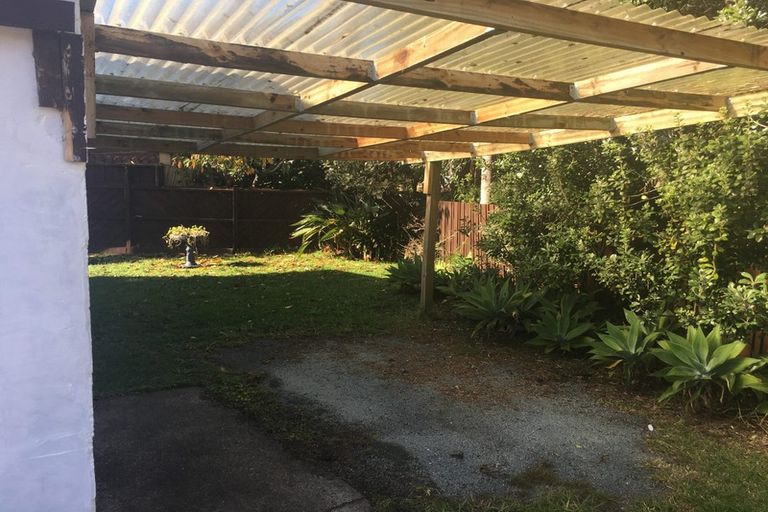 Photo of property in 6b Empire Road, Orewa, 0931