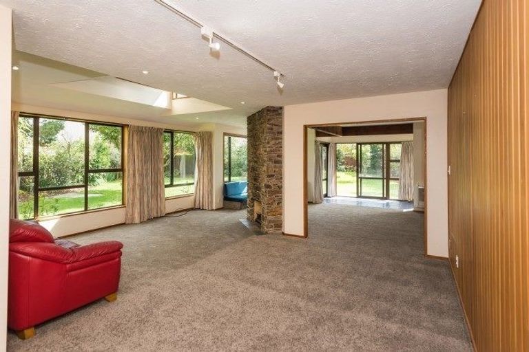 Photo of property in 12 O'connor Place, Burnside, Christchurch, 8053