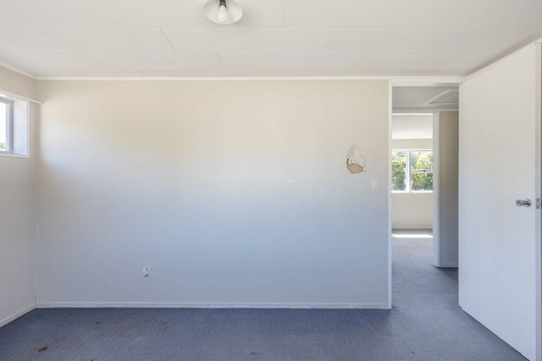 Photo of property in Ex Awariki School, 667 Mangahei Road, Te Uri, Dannevirke, 4973
