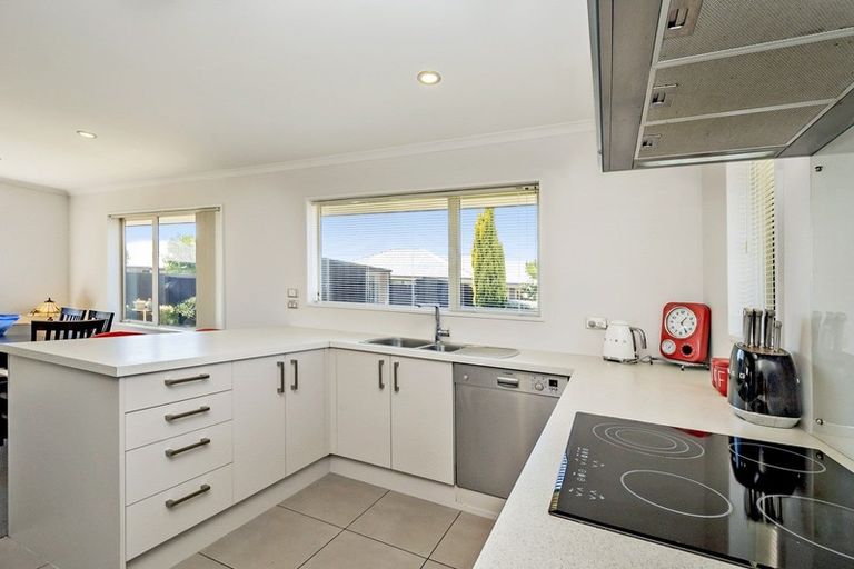 Photo of property in 49 Somerville Crescent, Aidanfield, Christchurch, 8025