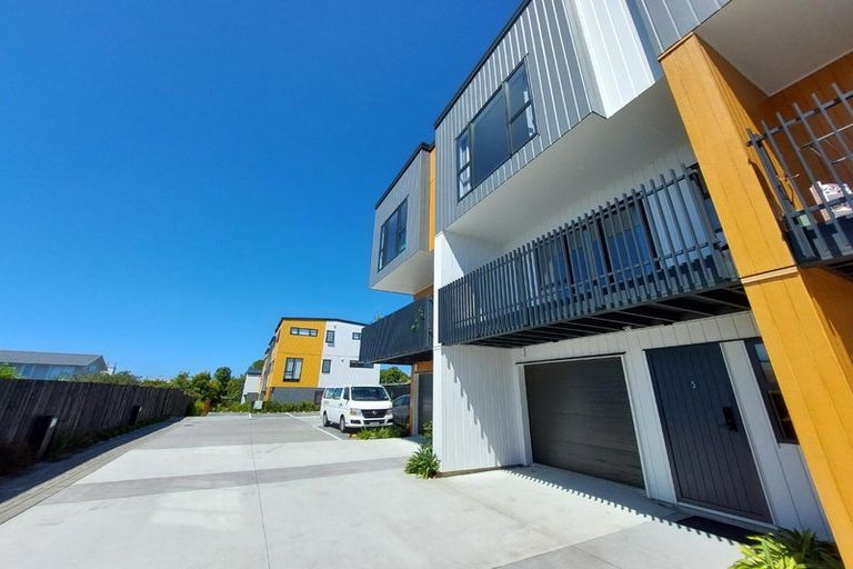 Photo of property in 5/128 Onewa Road, Northcote, Auckland, 0627