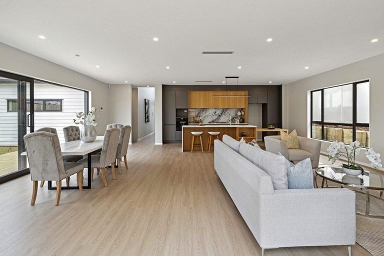 Photo of property in 15 Bela Vista Boulevard, Swanson, Auckland, 0614