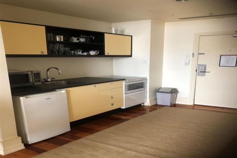 Photo of property in The Heritage Hotel Apartments, 650/35 Hobson Street, Auckland Central, Auckland, 1010