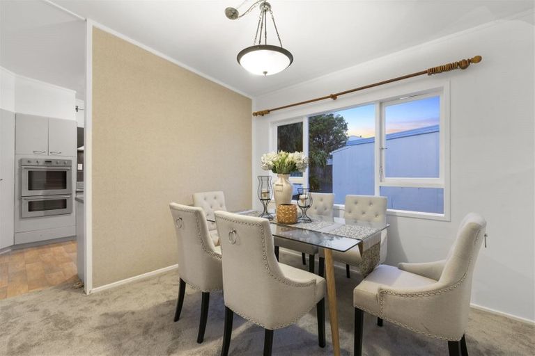Photo of property in 40 Valley View Road, Glenfield, Auckland, 0629