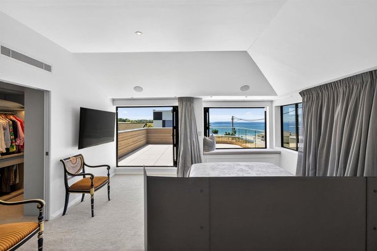 Photo of property in 1/60 Milford Road, Milford, Auckland, 0620