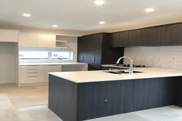 Photo of property in 38 Whimbrel Road, Flat Bush, Auckland, 2019