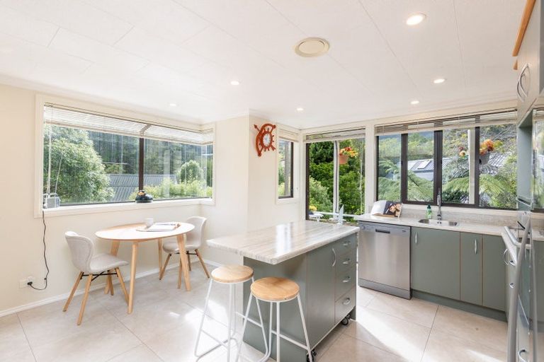 Photo of property in 169 Plateau Road, Te Marua, Upper Hutt, 5018