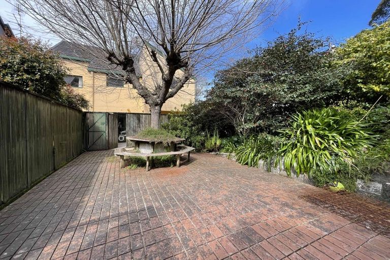 Photo of property in 35 Burma Road, Khandallah, Wellington, 6035