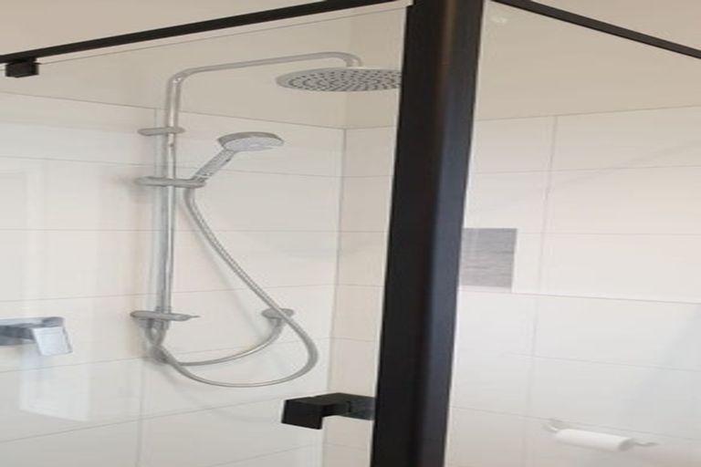 Photo of property in 53a Tauhinu Road, Miramar, Wellington, 6022