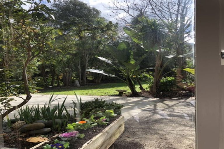 Photo of property in 34 Sandown Road, Rothesay Bay, Auckland, 0630