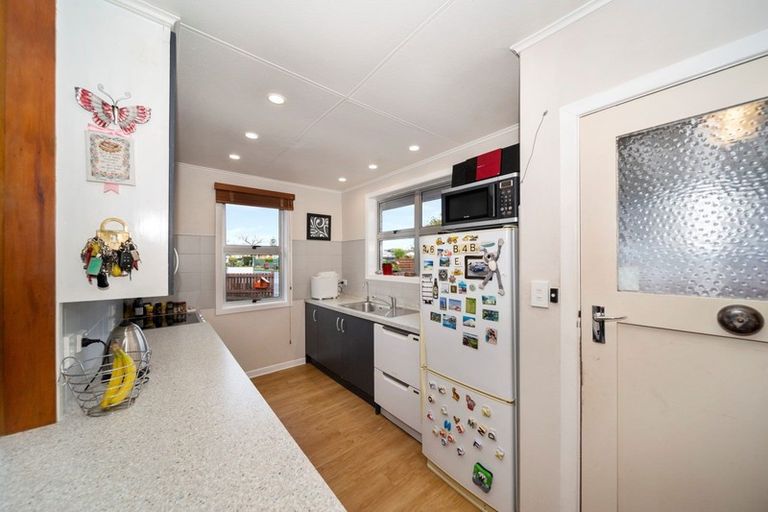 Photo of property in 12 Green Lane, Hawera, 4610