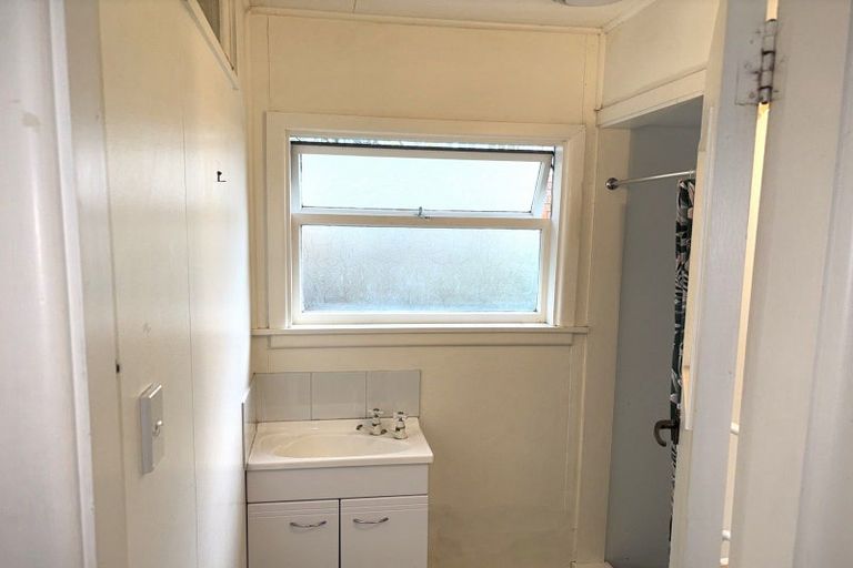 Photo of property in 22 Straven Road, Riccarton, Christchurch, 8011