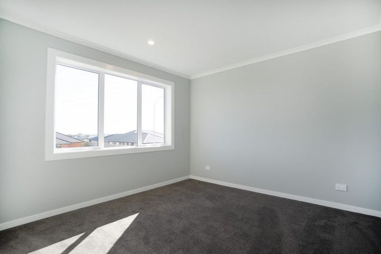 Photo of property in 44 Atlantic Drive, Fitzherbert, Palmerston North, 4410