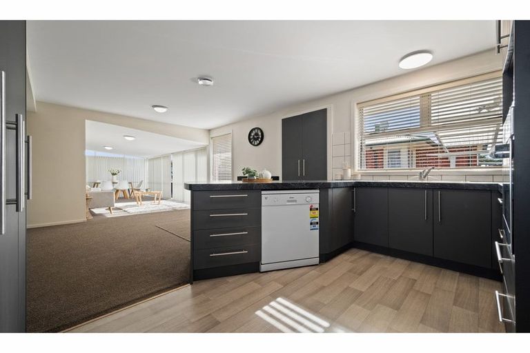 Photo of property in 90 Hargood Street, Woolston, Christchurch, 8062