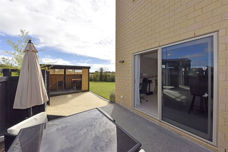 Photo of property in 18 Kahukura Road, Broomfield, Christchurch, 8042