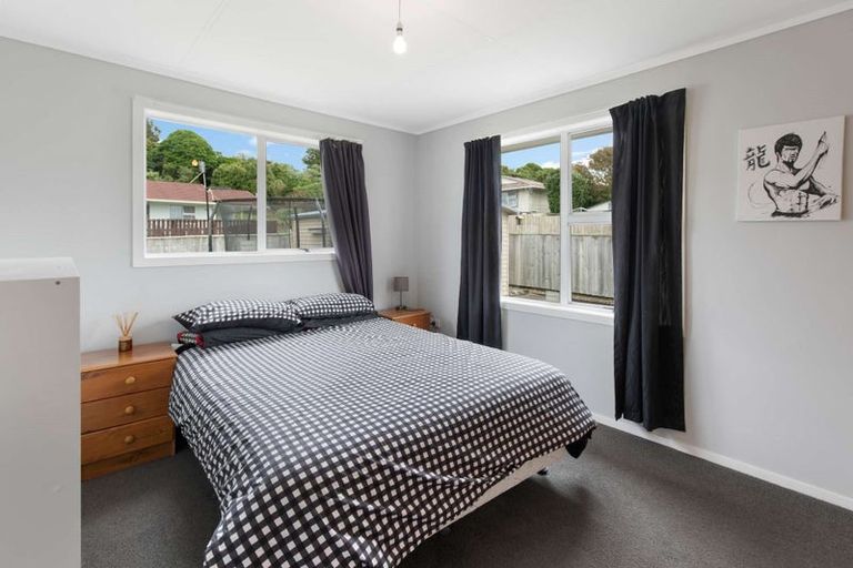 Photo of property in 85 Riversdale Drive, Merrilands, New Plymouth, 4312