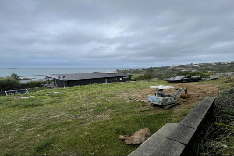 Photo of property in 1/28 Maffeys Road, Mount Pleasant, Christchurch, 8081