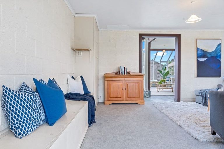 Photo of property in 1/108 Forrest Hill Road, Forrest Hill, Auckland, 0620