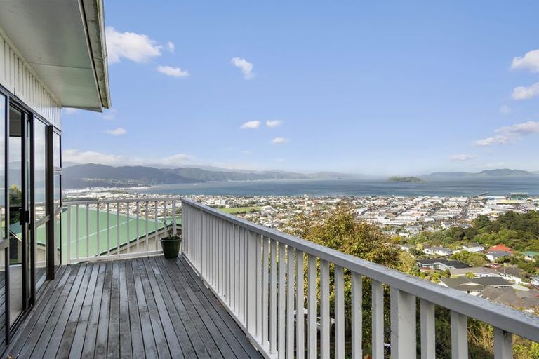 Photo of property in 88a Dowse Drive, Maungaraki, Lower Hutt, 5010