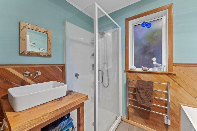 Photo of property in 24 Acacia Avenue, Maungaraki, Lower Hutt, 5010