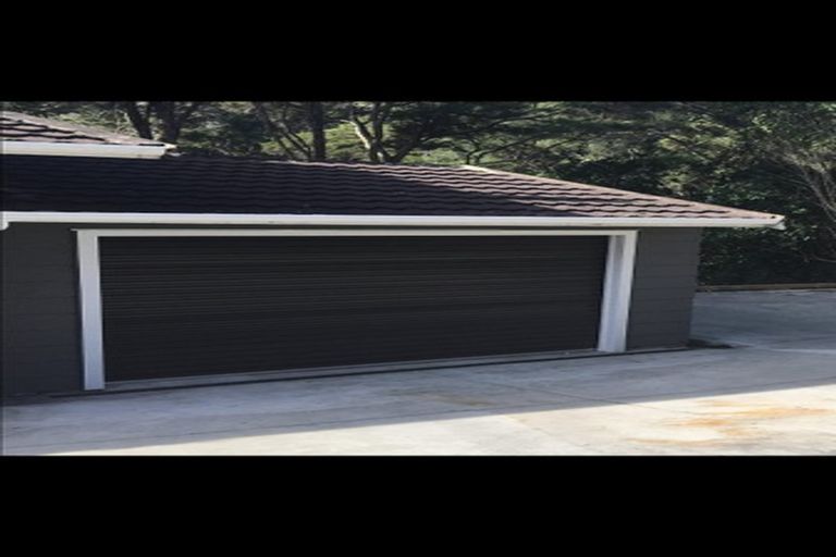 Photo of property in 28 Spinella Drive, Bayview, Auckland, 0629