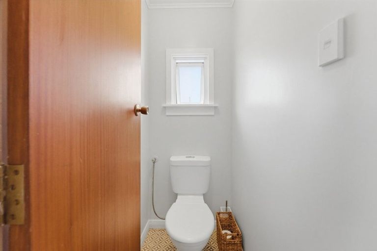 Photo of property in 251 Frankley Road, Frankleigh Park, New Plymouth, 4310