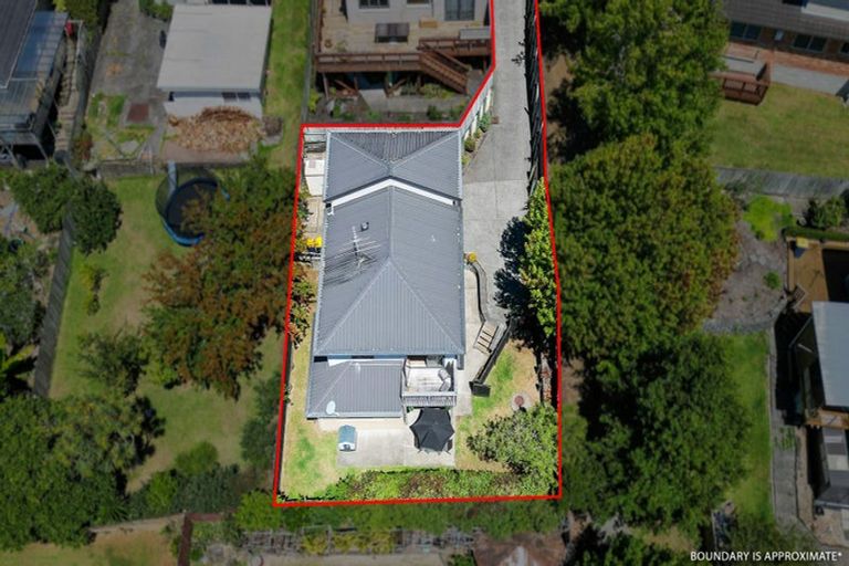 Photo of property in 1/271 Sturges Road, Henderson, Auckland, 0612