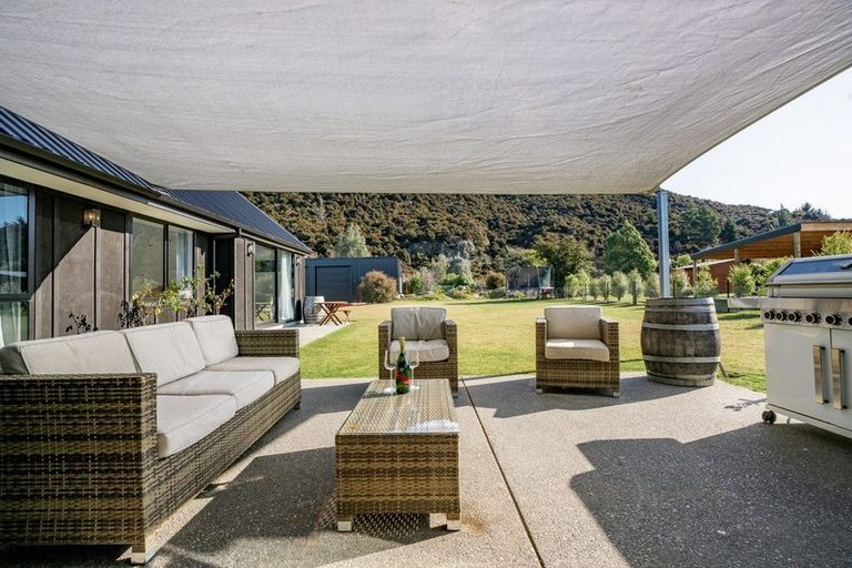 Photo of property in 1025 Aubrey Road, Albert Town, Wanaka, 9305