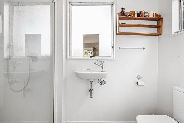 Photo of property in 20 Hamilton Place, Glenfield, Auckland, 0629