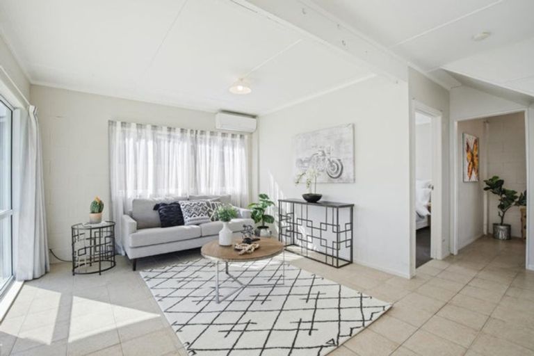 Photo of property in 11 Crispe Road, Clarks Beach, 2122