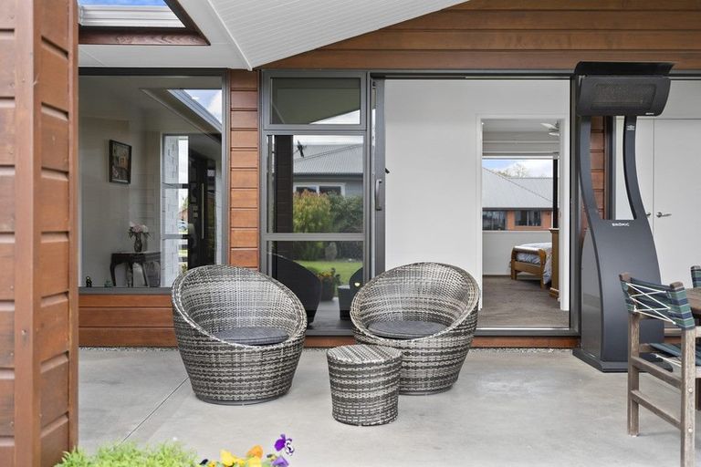 Photo of property in 2 Clifford Close, Leamington, Cambridge, 3432