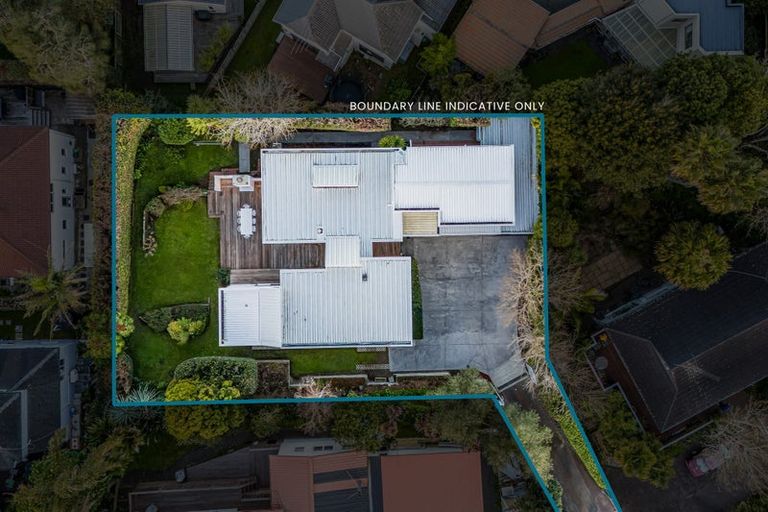 Photo of property in 16 Prestige Place, Castor Bay, Auckland, 0620