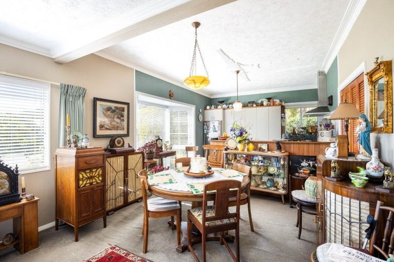 Photo of property in 32 Queens Road, Glen Avon, New Plymouth, 4312