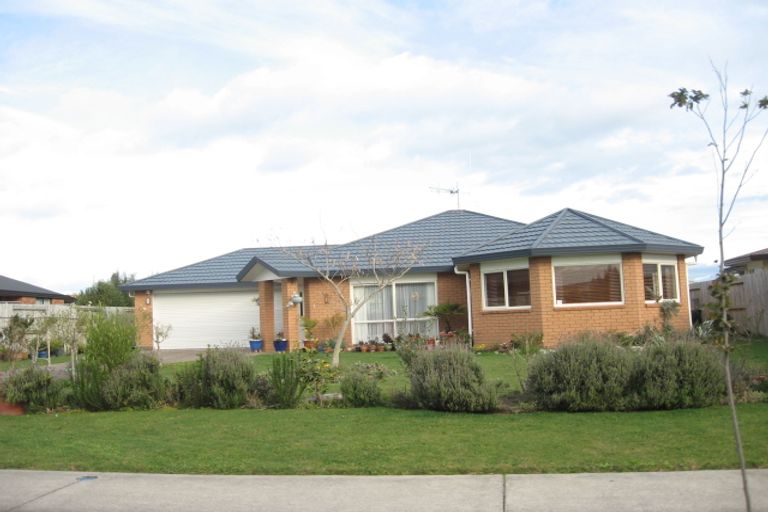 Photo of property in 8 Cranbrook Place, Rototuna North, Hamilton, 3210