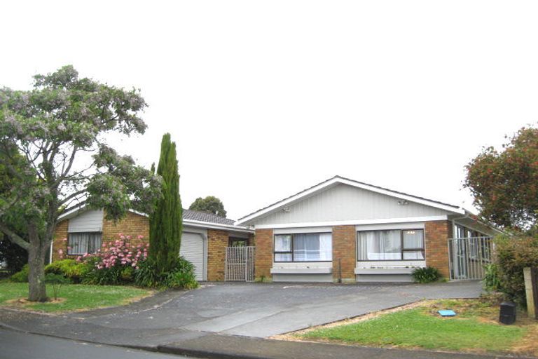 Photo of property in 72 Chichester Drive, Rosehill, Papakura, 2113
