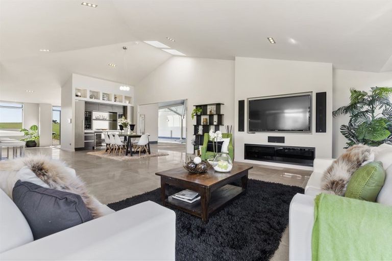 Photo of property in 53 Urquhart Road, Karaka, Papakura, 2580