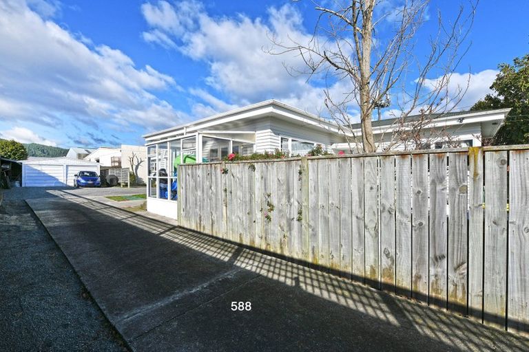 Photo of property in 588 Fergusson Drive, Trentham, Upper Hutt, 5018