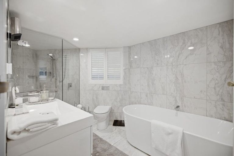 Photo of property in 2a Grangewood Lane, Burnside, Christchurch, 8053