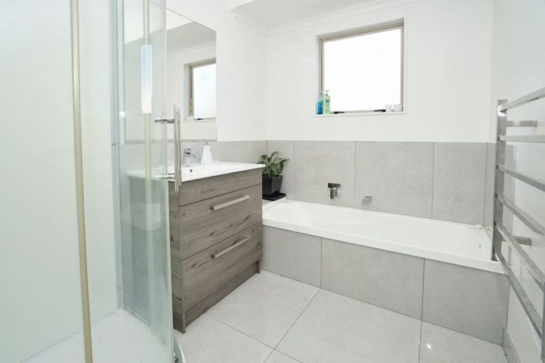 Photo of property in 15 Halcione Close, Flagstaff, Hamilton, 3210