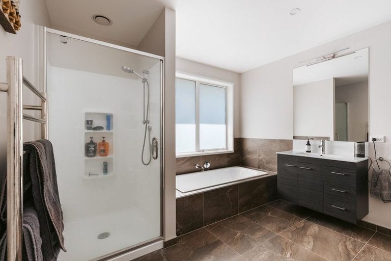 Photo of property in 30 Ridge Drive, Omokoroa, 3114