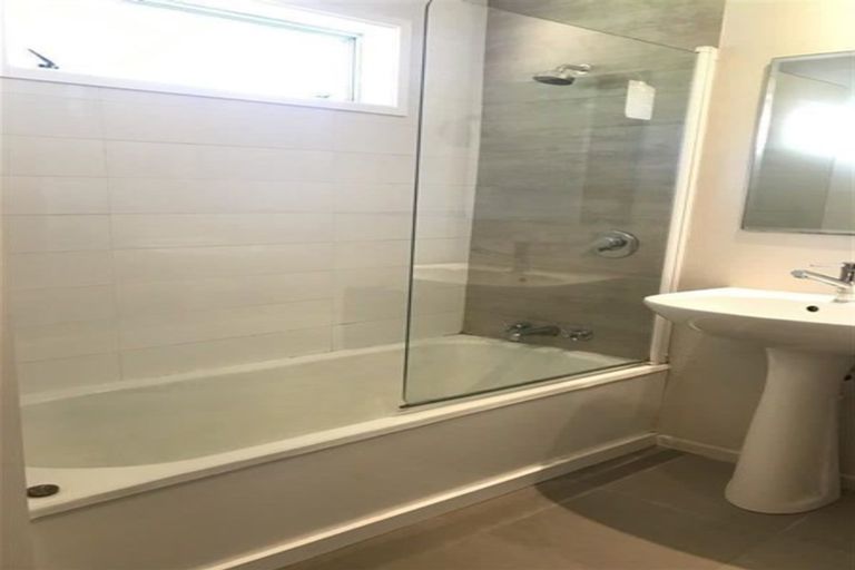 Photo of property in 20 Trig Road, West Harbour, Auckland, 0618